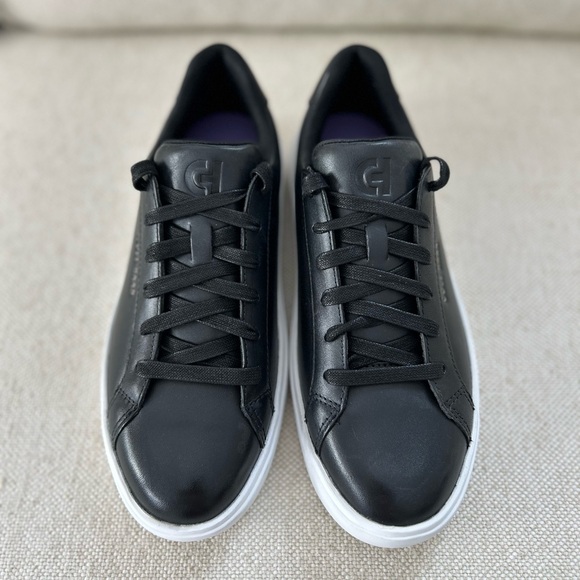 Cole Haan Woman's Size 7B GC Black Leather Sneakers Classic Lace Up NWOT - Picture 4 of 7